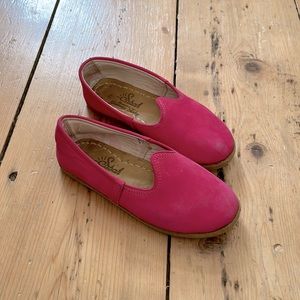 Kids Sabah slip ons Size 31